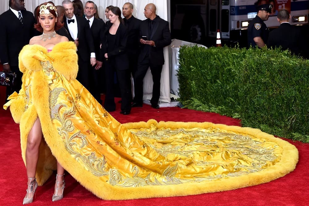 Rihanna Guo Pei Met Gala 2015
